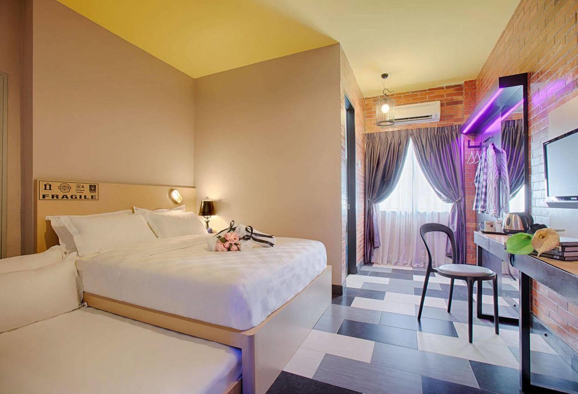 The Youniq Hotel, Klia T1, Klia T2 Sepang Exterior photo