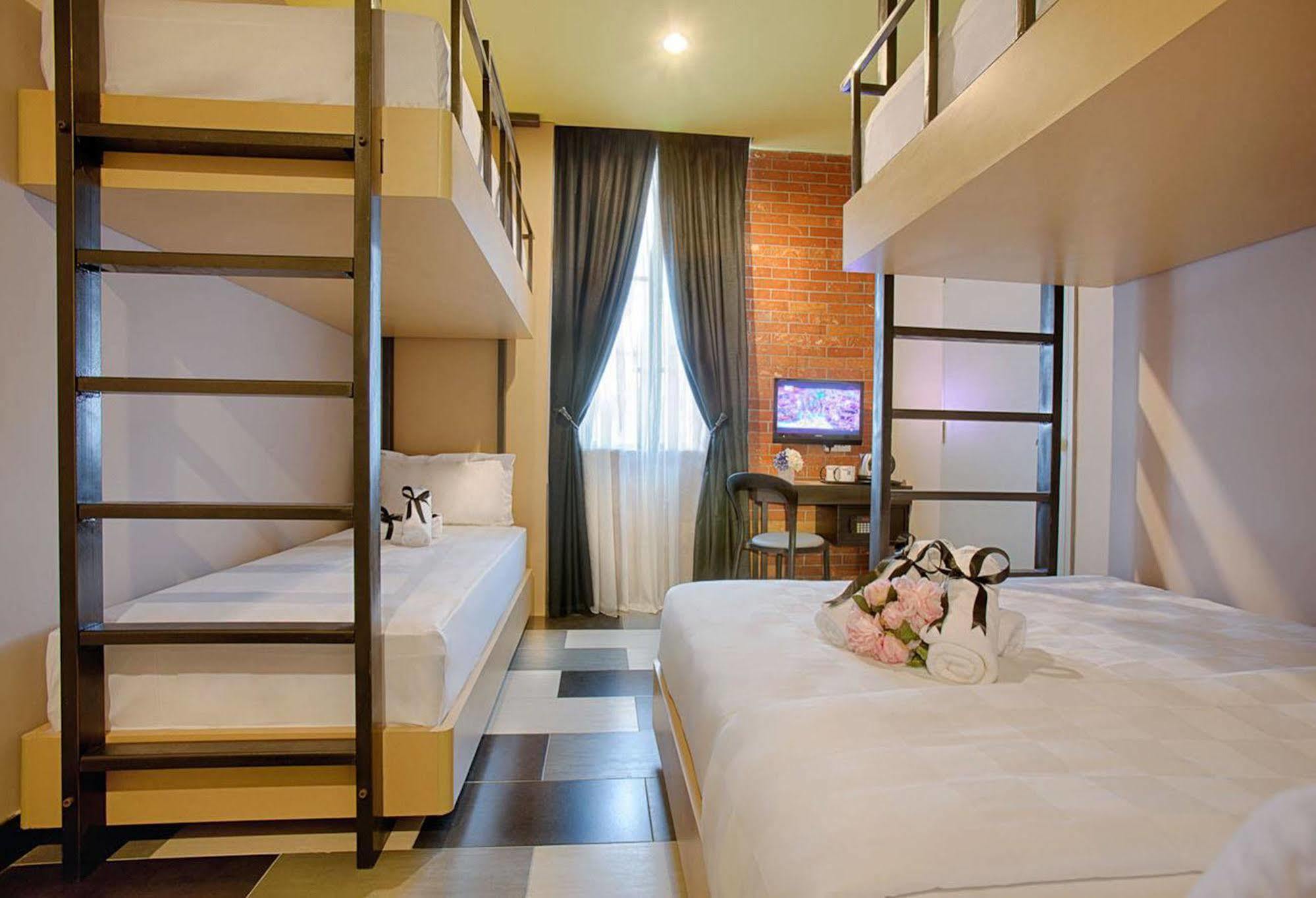 The Youniq Hotel, Klia T1, Klia T2 Sepang Exterior photo